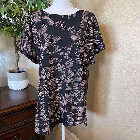 NWT CAbi Tate Pink Burst Cuffed Sleeve Tunic Top #3433 layering blouse Medium - Picture 3 of 5